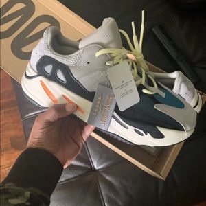 Yeezy 700 Wave Runner